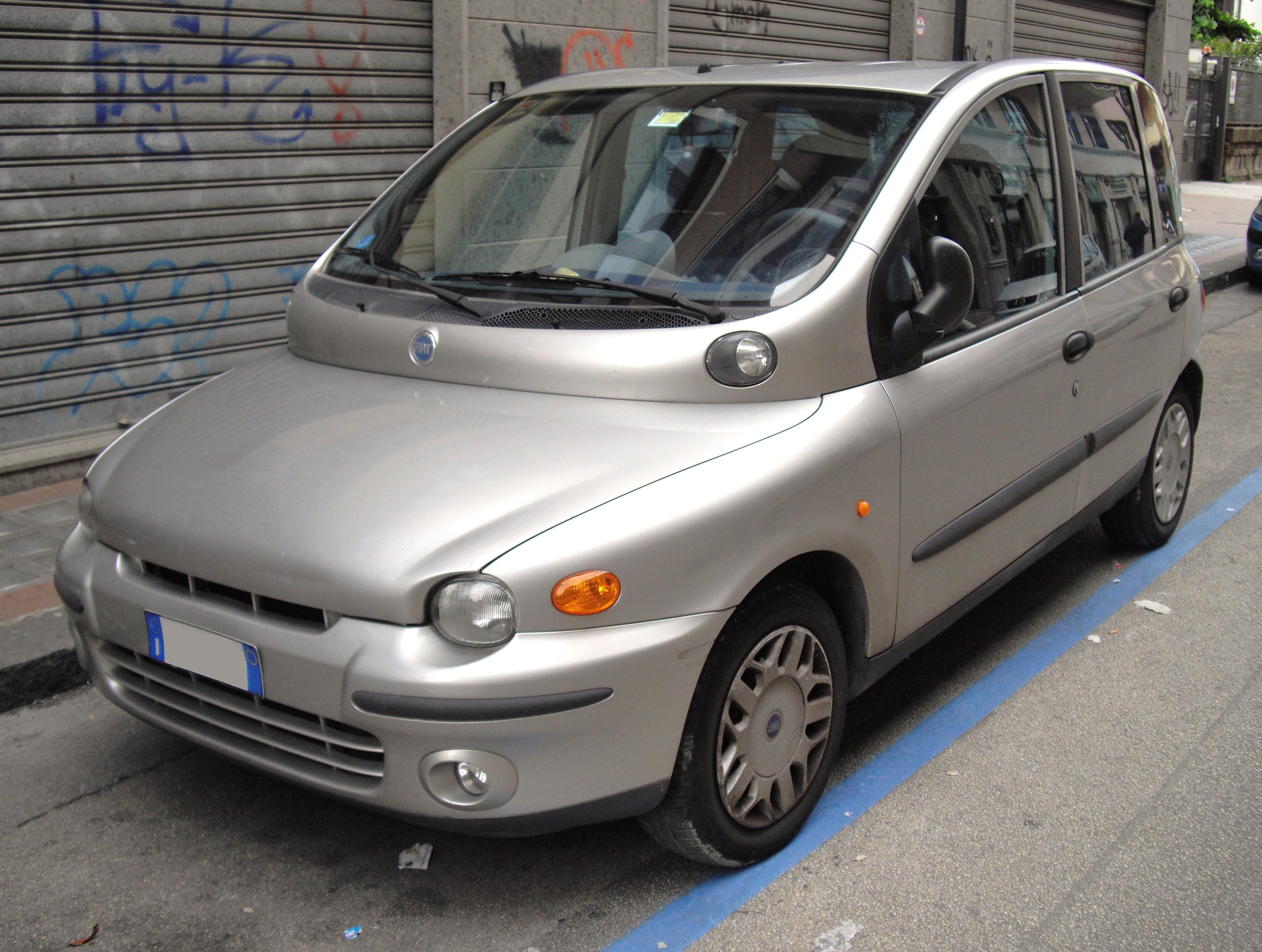 Omyly automobilizmu Fiat Multipla. Najškaredšie auto
