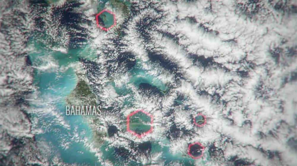 Vedci spozorovali pravidelné šesťuholníkové tvary medzi mrakmi nad Bermudským trojuholníkom. Image Credit: Science Channel