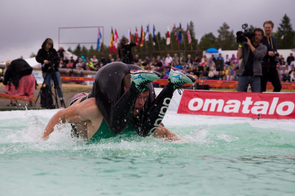 "Wife carrying World Championships water" (CC BY-ND 2.0) by VisitLakeland