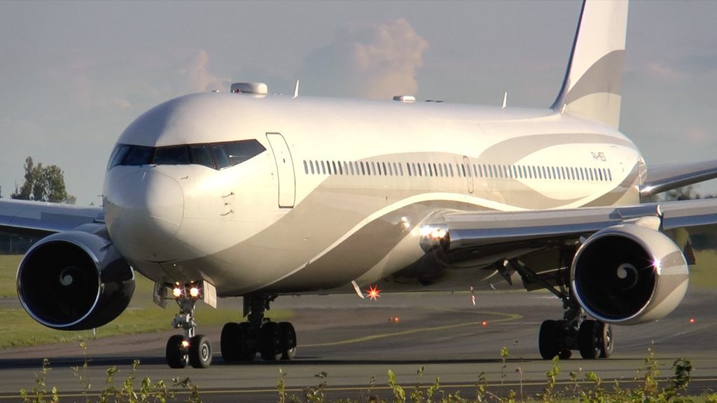 Boeing 767-33AER